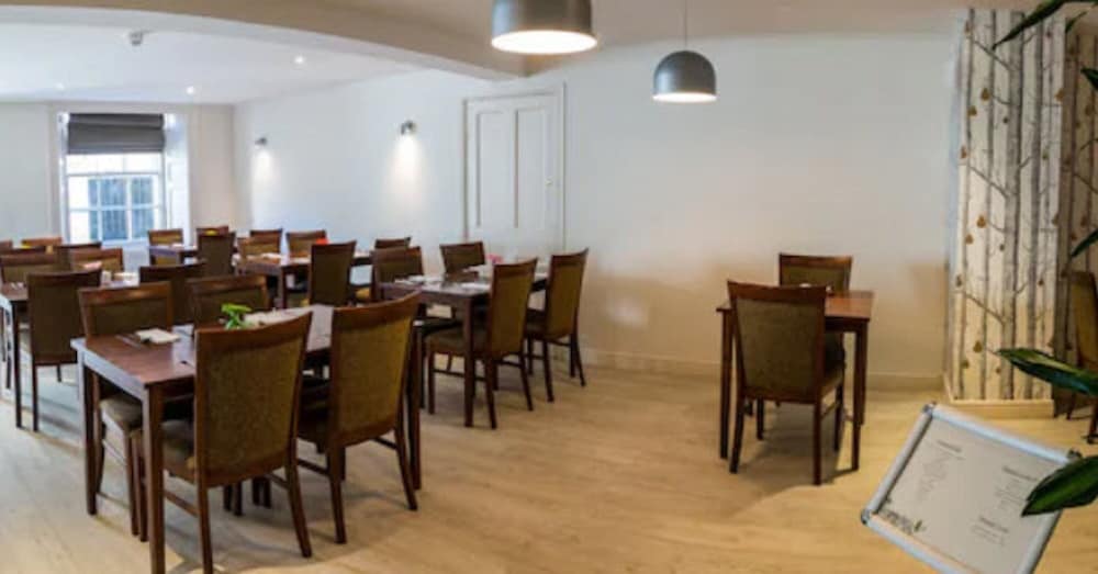 cairn hotel