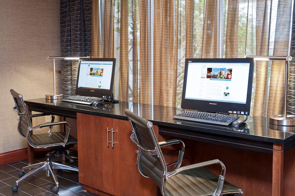 hampton inn columbus taylorsville edinburgh