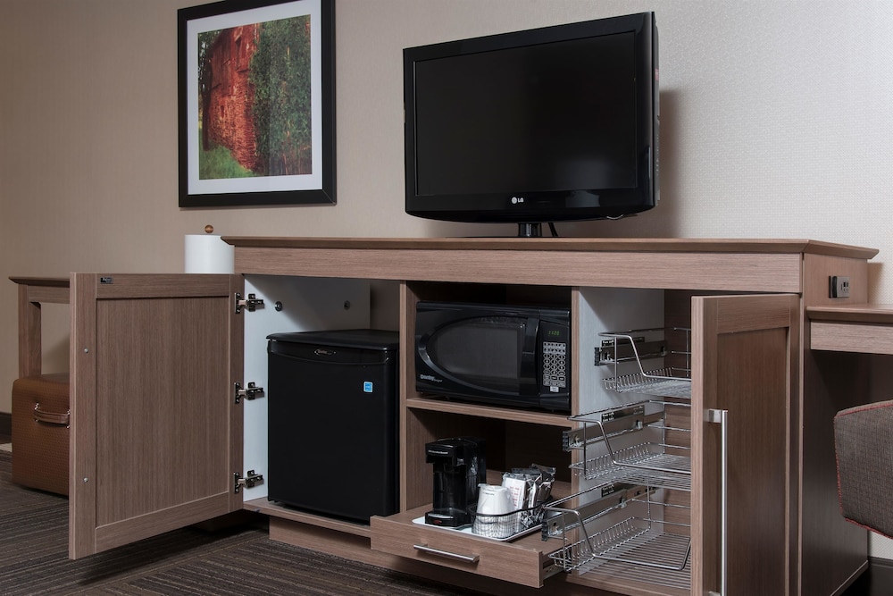 hampton inn columbus taylorsville edinburgh
