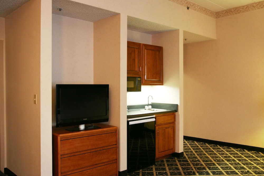 hampton inn columbus taylorsville edinburgh