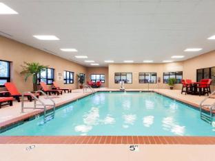 Hampton Inn Columbus/Taylorsville/Edinburgh,Edinburgh>>Columbus,3 star