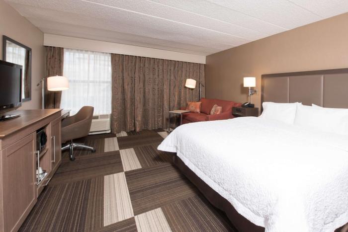 hampton inn columbus taylorsville edinburgh