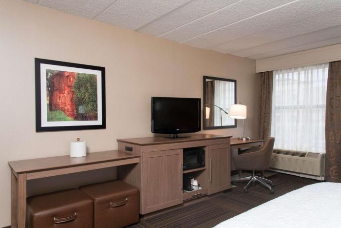hampton inn columbus taylorsville edinburgh