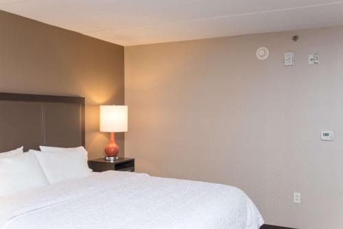 hampton inn columbus taylorsville edinburgh