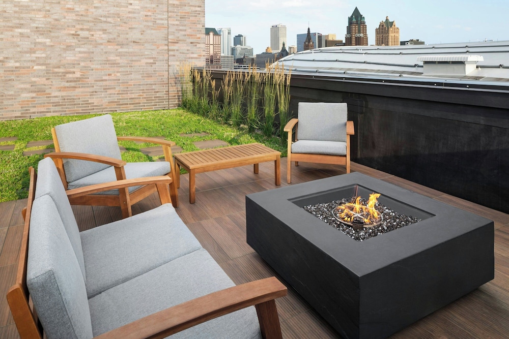 the trade autograph collection