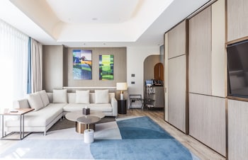 savitsky plaza hotel