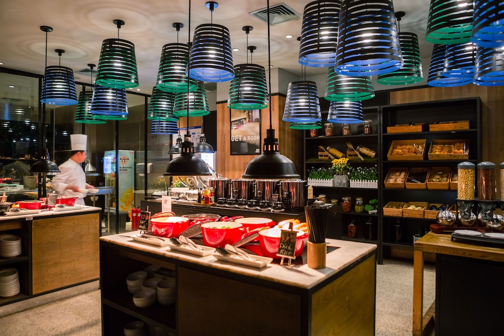 beijing new world center tongpai hotel