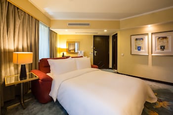 beijing new world center tongpai hotel