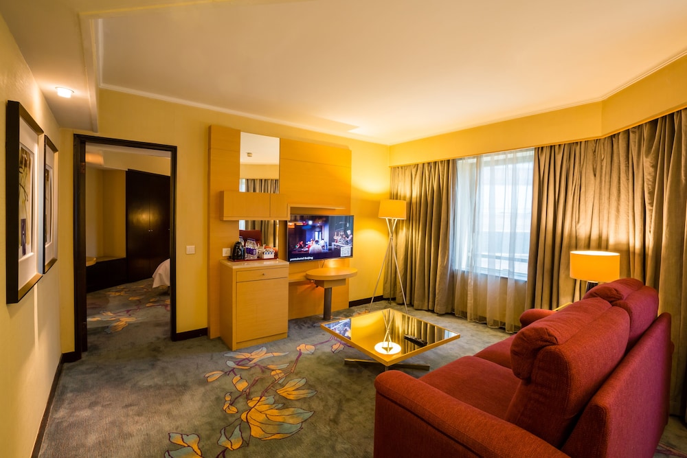 beijing new world center tongpai hotel