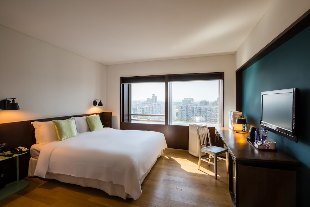 beijing new world center tongpai hotel