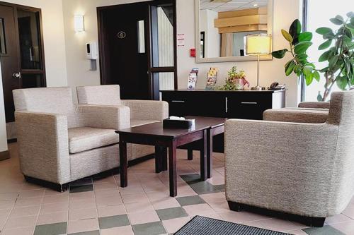 quality hotel and suites