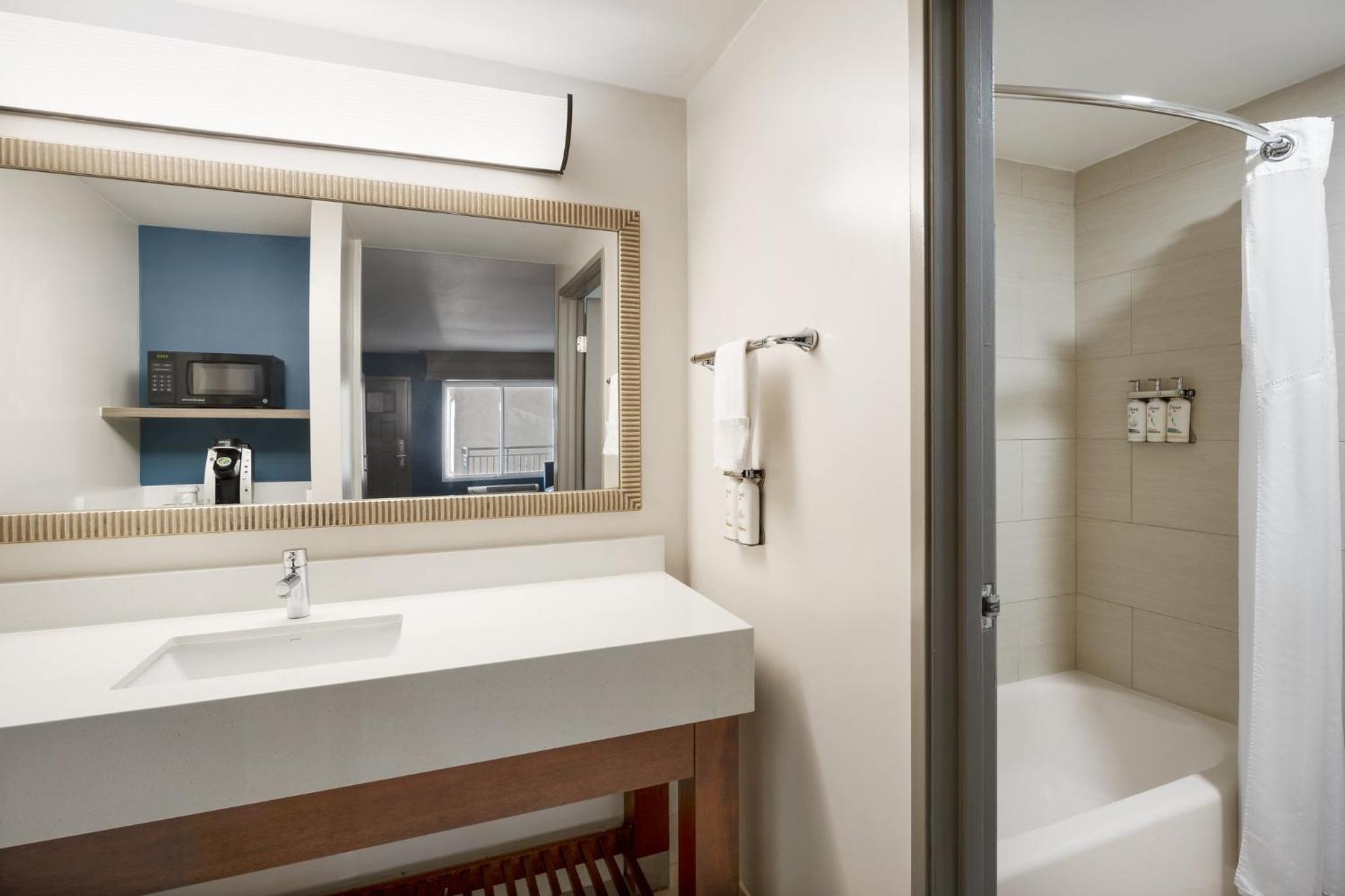 holiday inn express simi valley by ihg