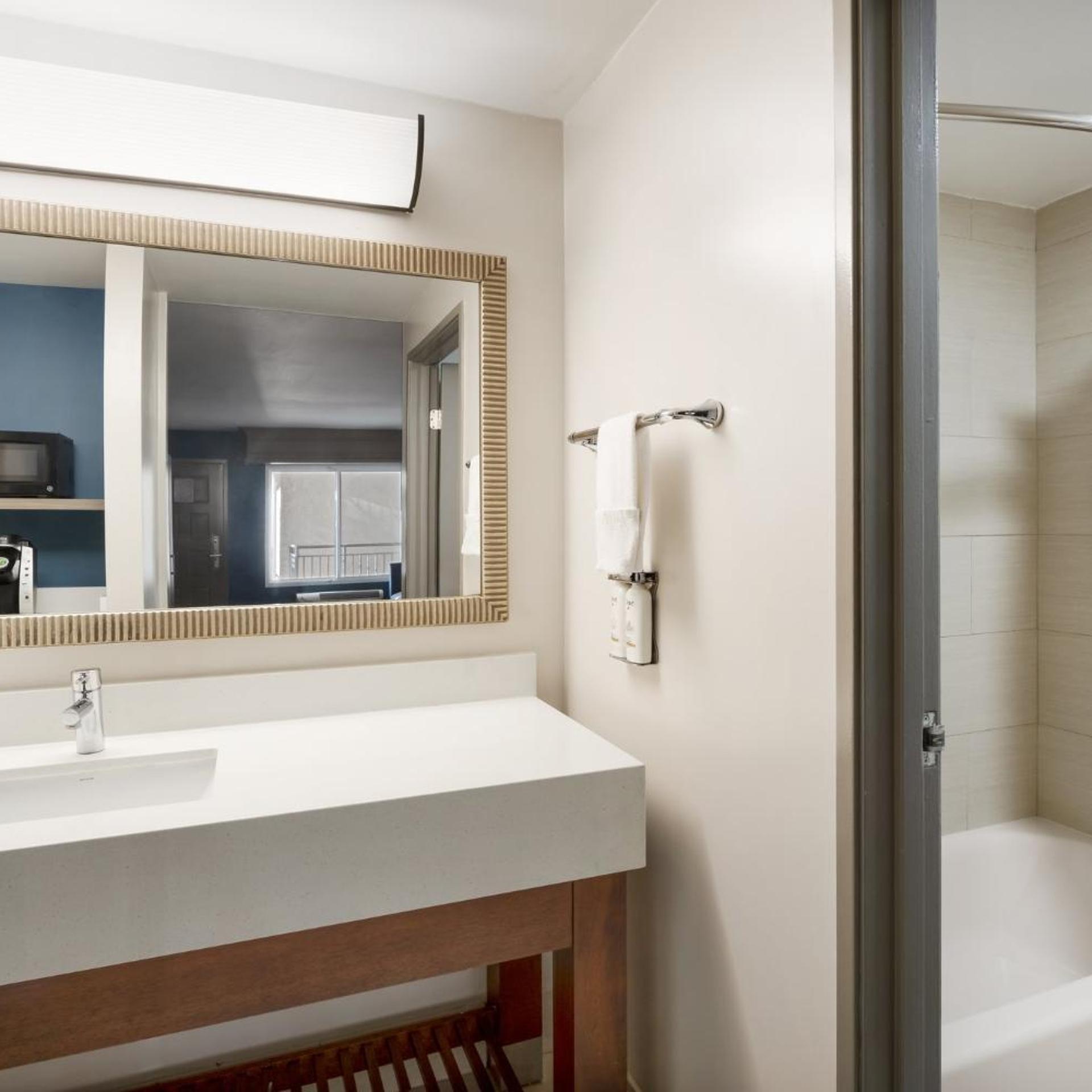 holiday inn express simi valley by ihg