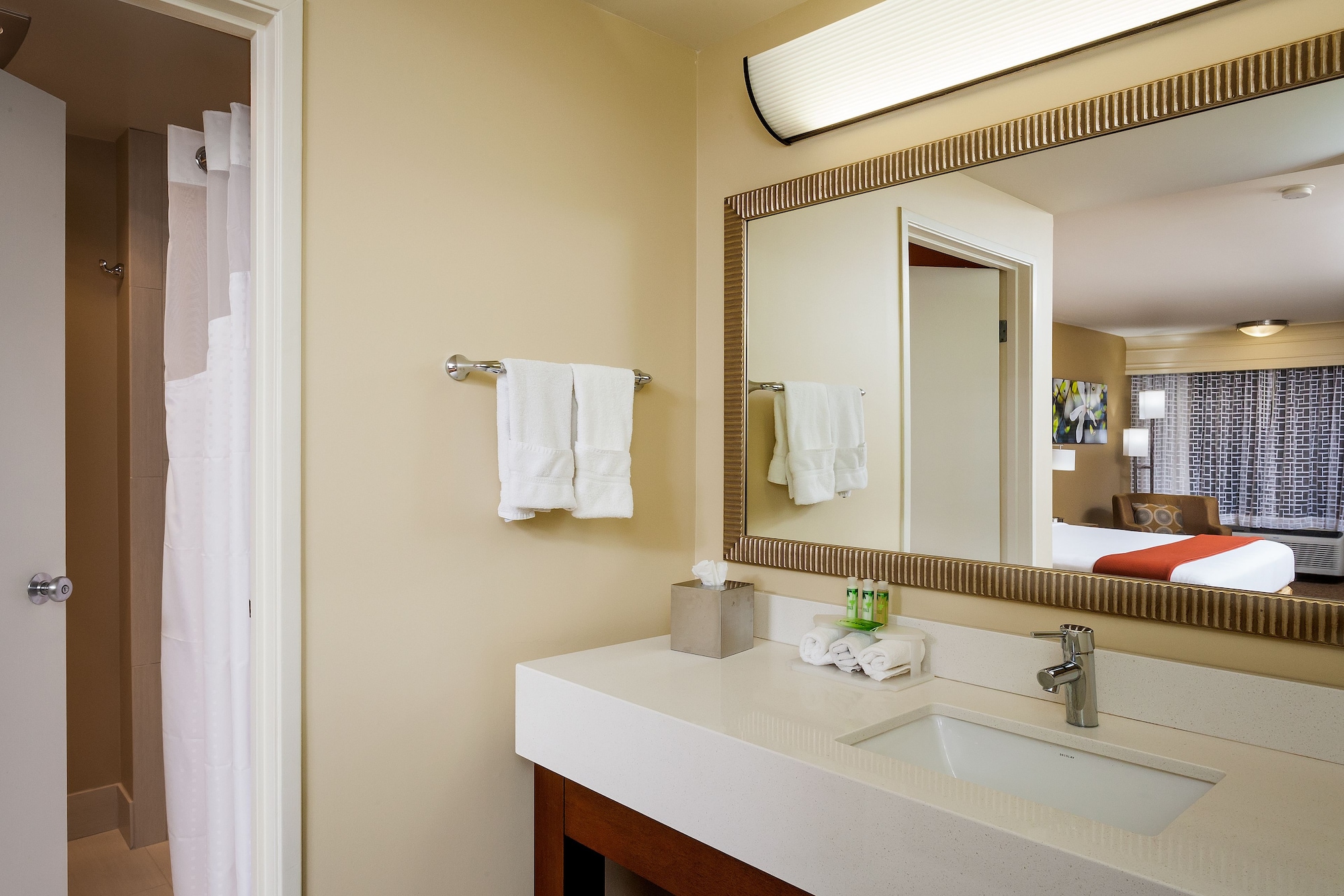 holiday inn express simi valley by ihg