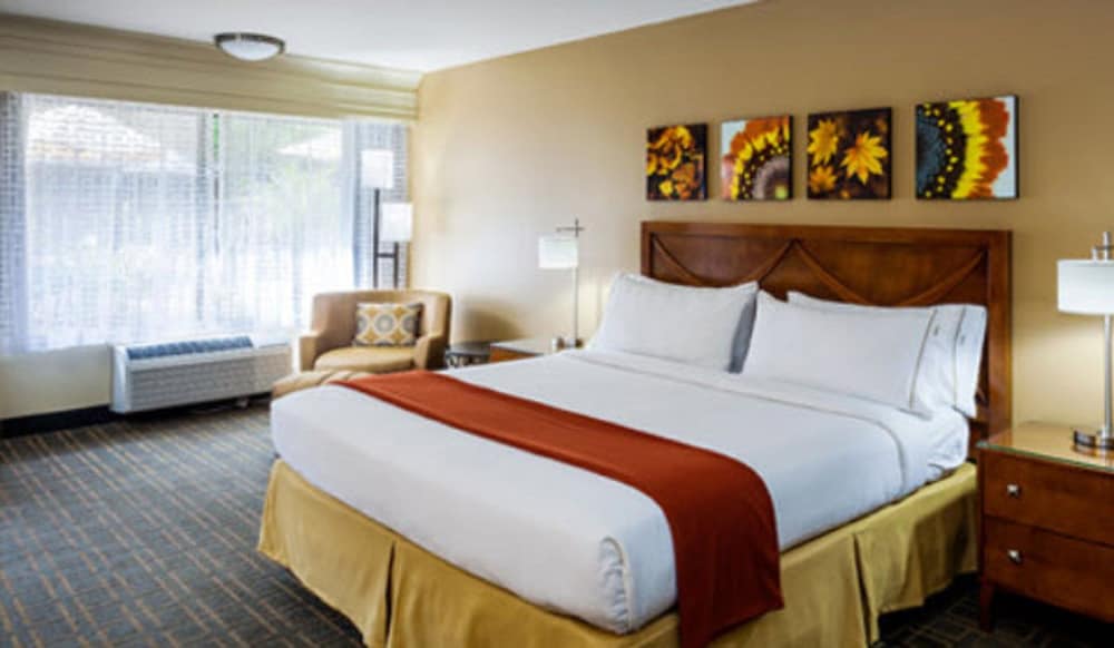 holiday inn express simi valley by ihg