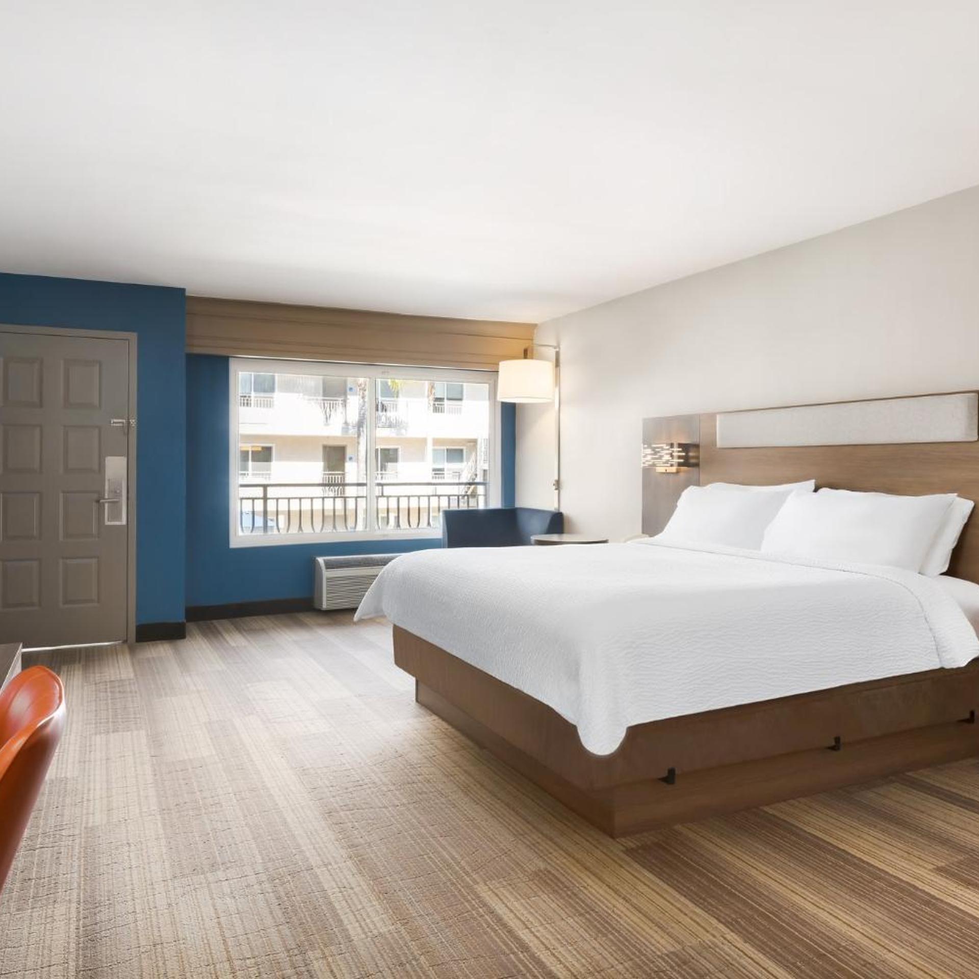 holiday inn express simi valley by ihg