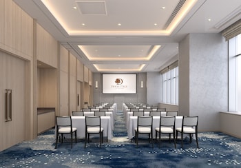doubletree by hilton toyama