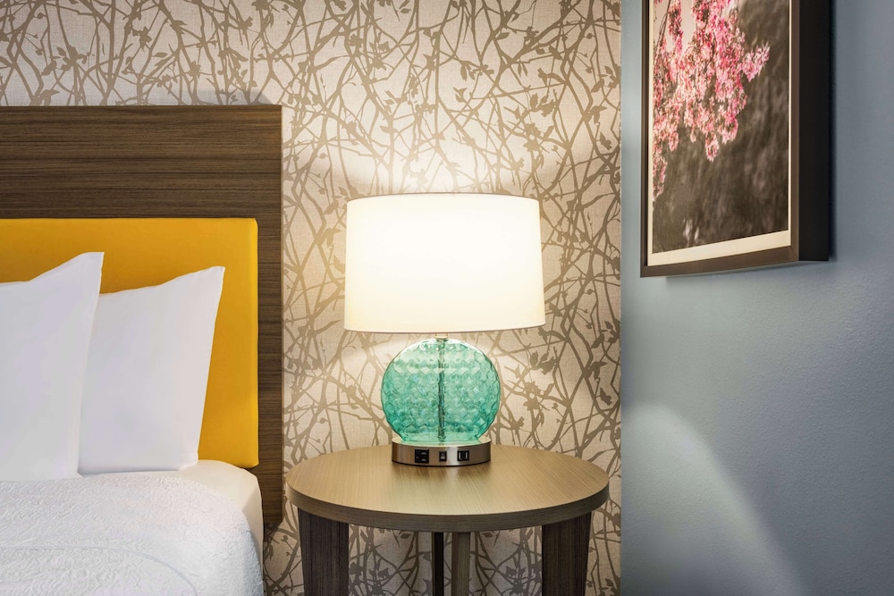 home2 suites by hilton colorado springs i 25 central