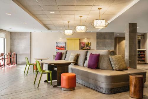 home2 suites by hilton colorado springs i 25 central