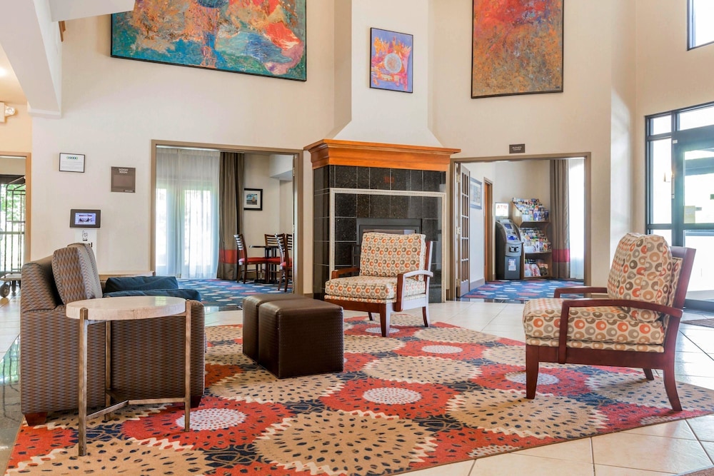 comfort inn and suites