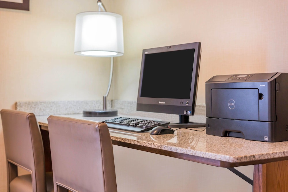 comfort inn and suites