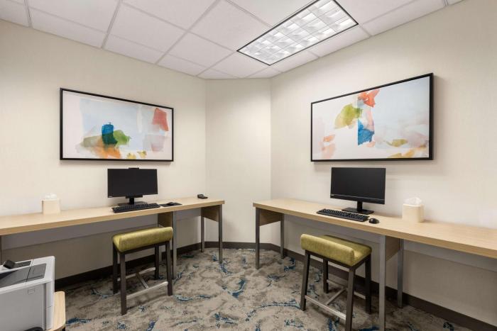 hilton garden inn spokane airport