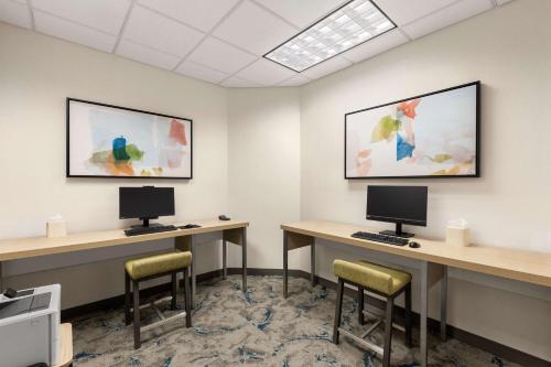 hilton garden inn spokane airport