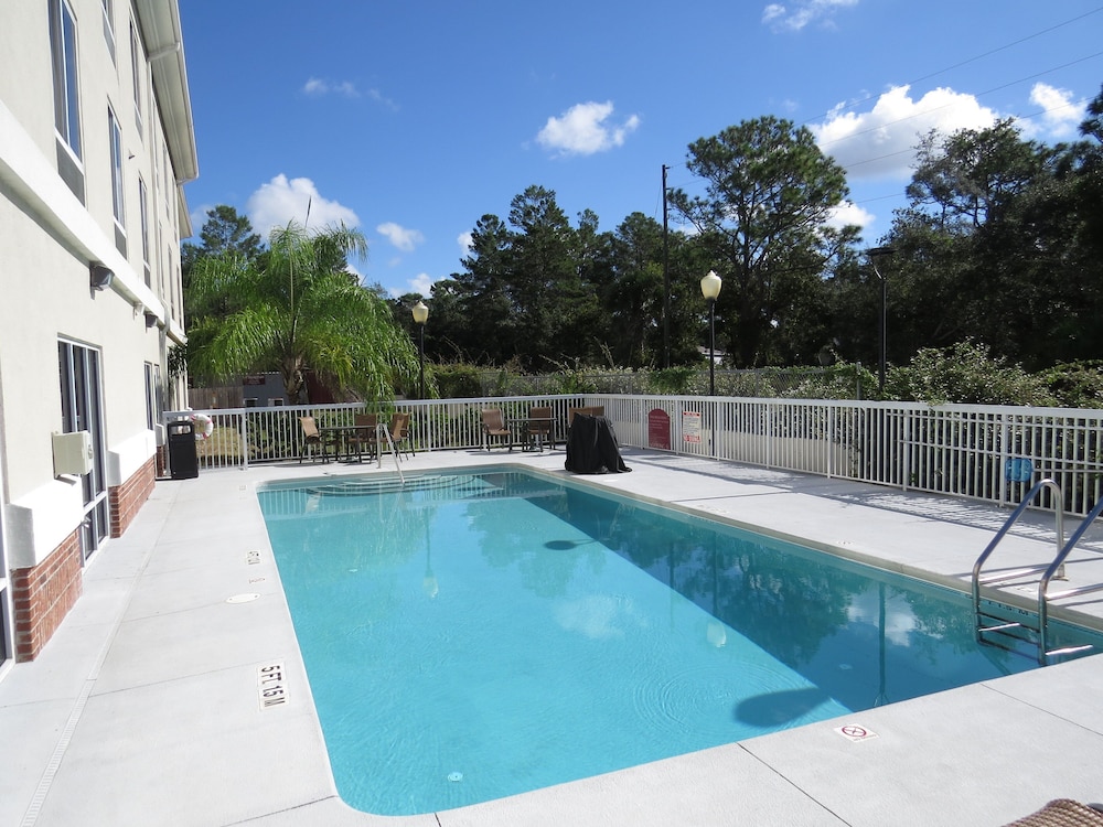 holiday inn express and suites spring hill by ihg