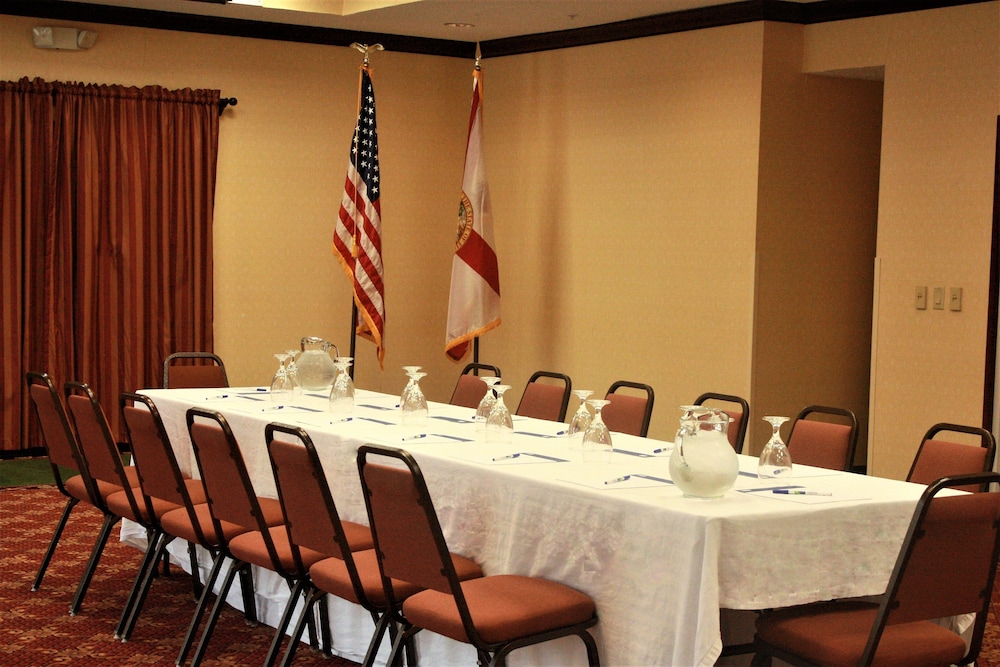 holiday inn express and suites spring hill by ihg