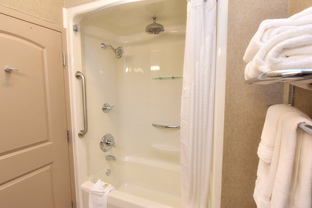 holiday inn express and suites springfield medical district by ihg