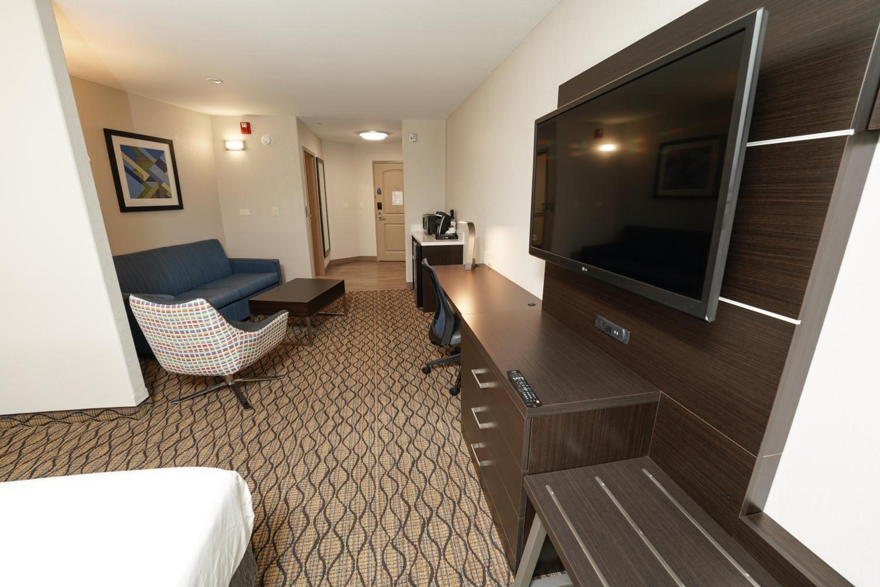 holiday inn express and suites springfield medical district by ihg