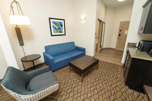 holiday inn express and suites springfield medical district by ihg