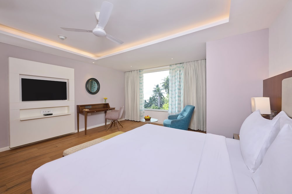 golden tulip vagator goa