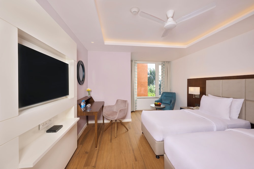golden tulip vagator goa