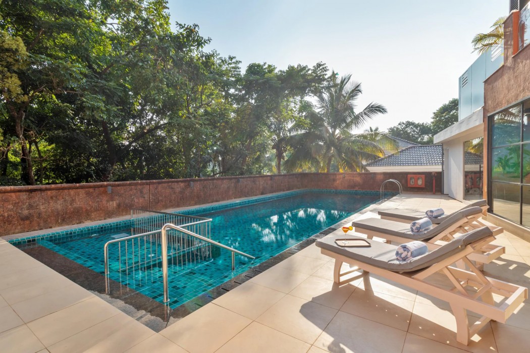 golden tulip vagator goa