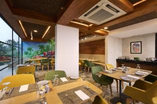 golden tulip vagator goa