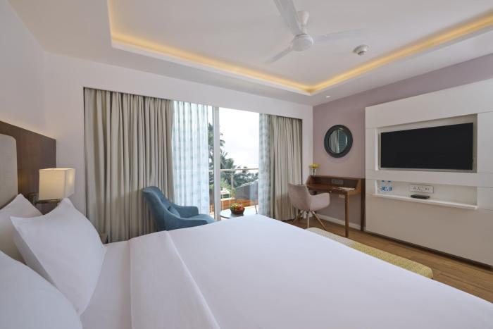 golden tulip vagator goa