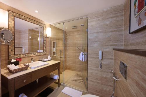 golden tulip vagator goa