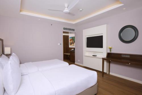 golden tulip vagator goa