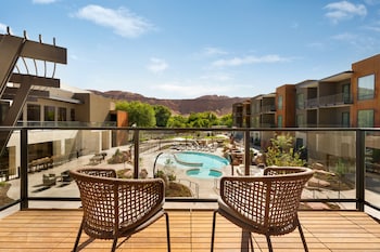 hoodoo moab curio collection by hilton