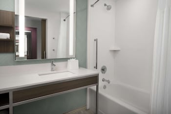 hilton garden inn pensacola downtown