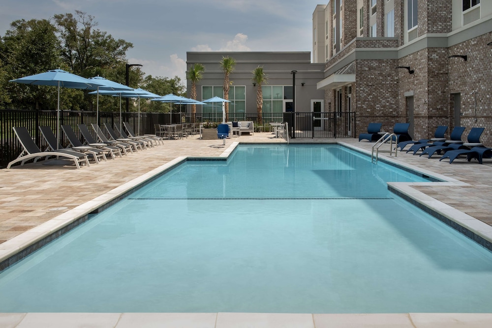 hilton garden inn pensacola downtown
