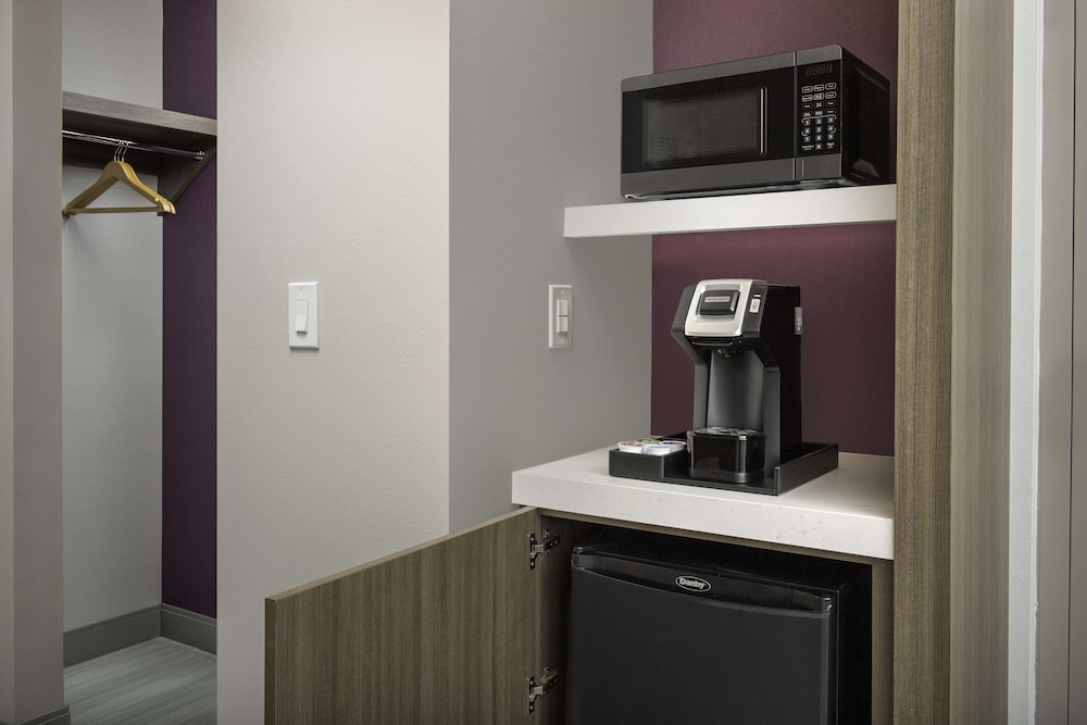 hilton garden inn pensacola downtown