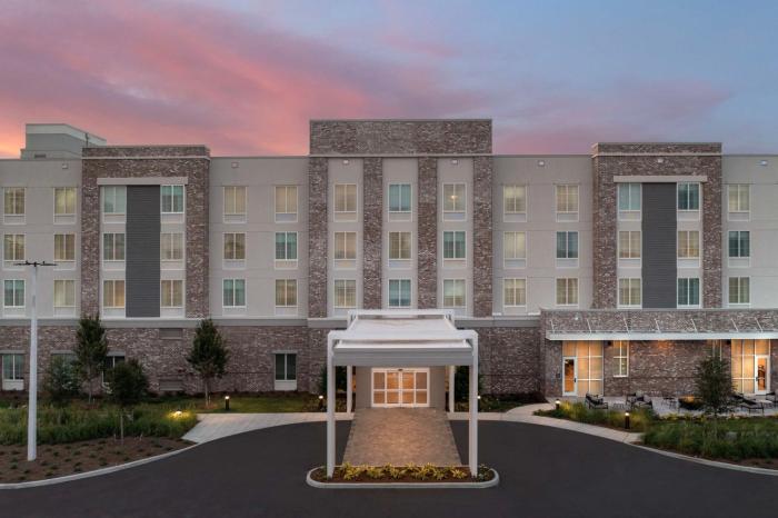hilton garden inn pensacola downtown