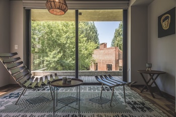 be house suites and spa by nobile