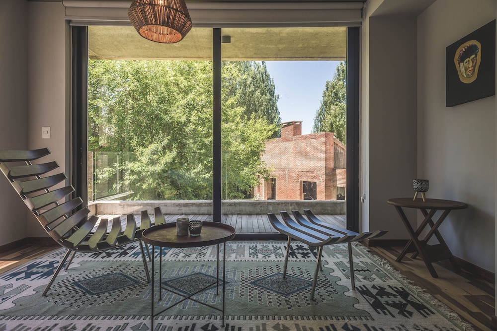 be house suites and spa by nobile