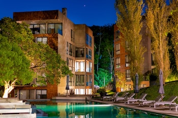 be house suites and spa by nobile