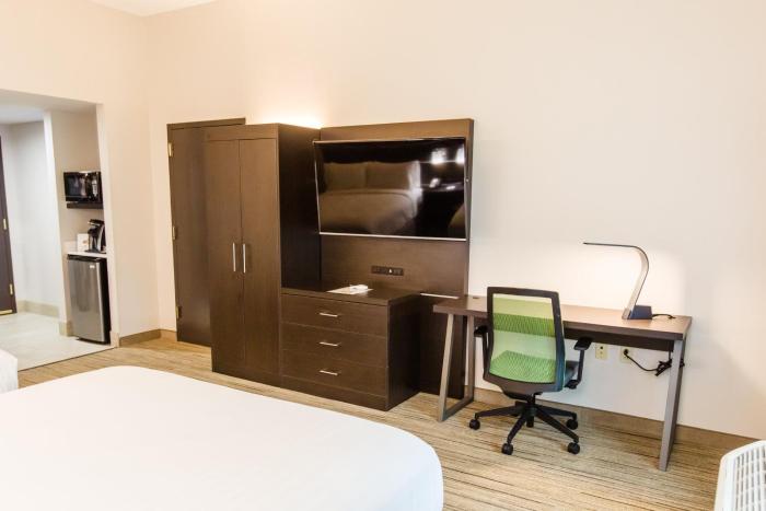 holiday inn express hotel and suites harriman by ihg