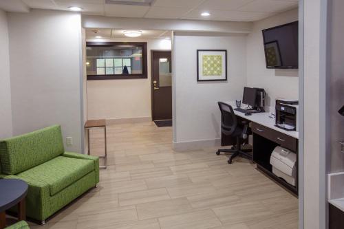 holiday inn express hotel and suites harriman by ihg