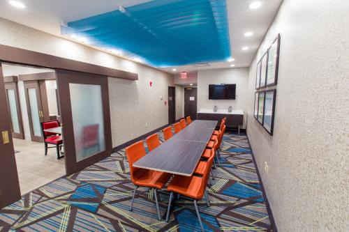 holiday inn express hotel and suites harriman by ihg